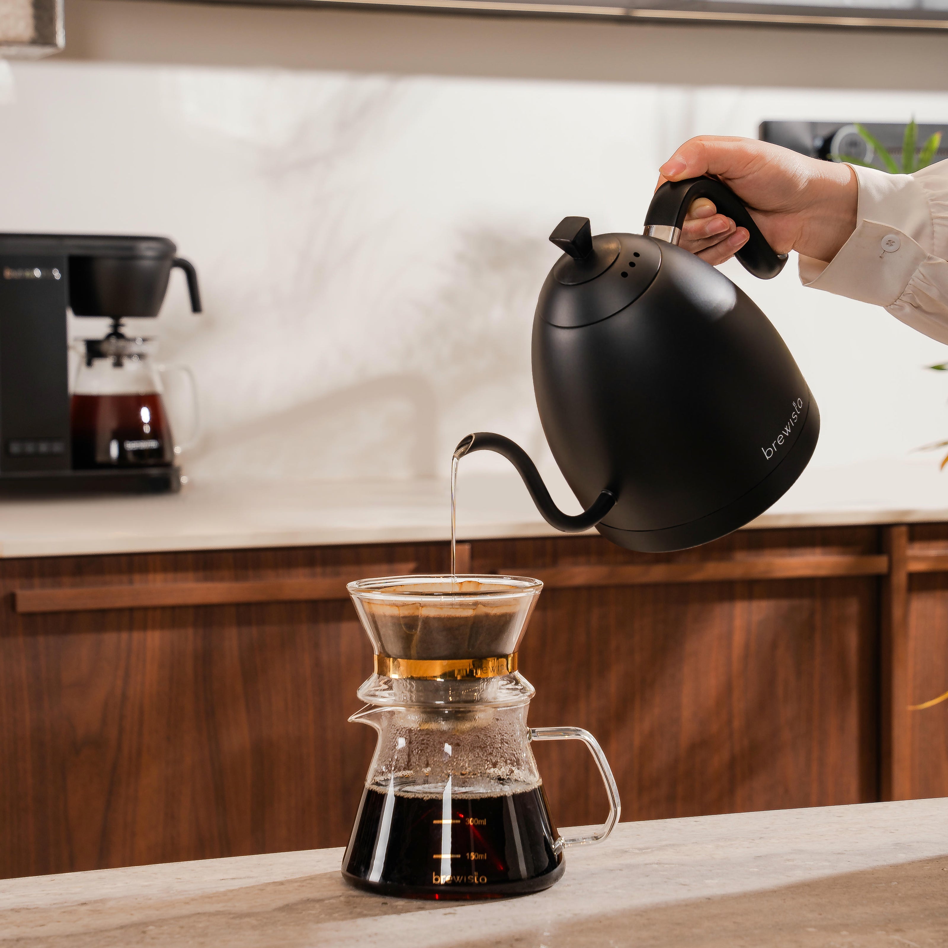 Brewista Artisan Gooseneck 1 L Kettle w/ Variable Temperature