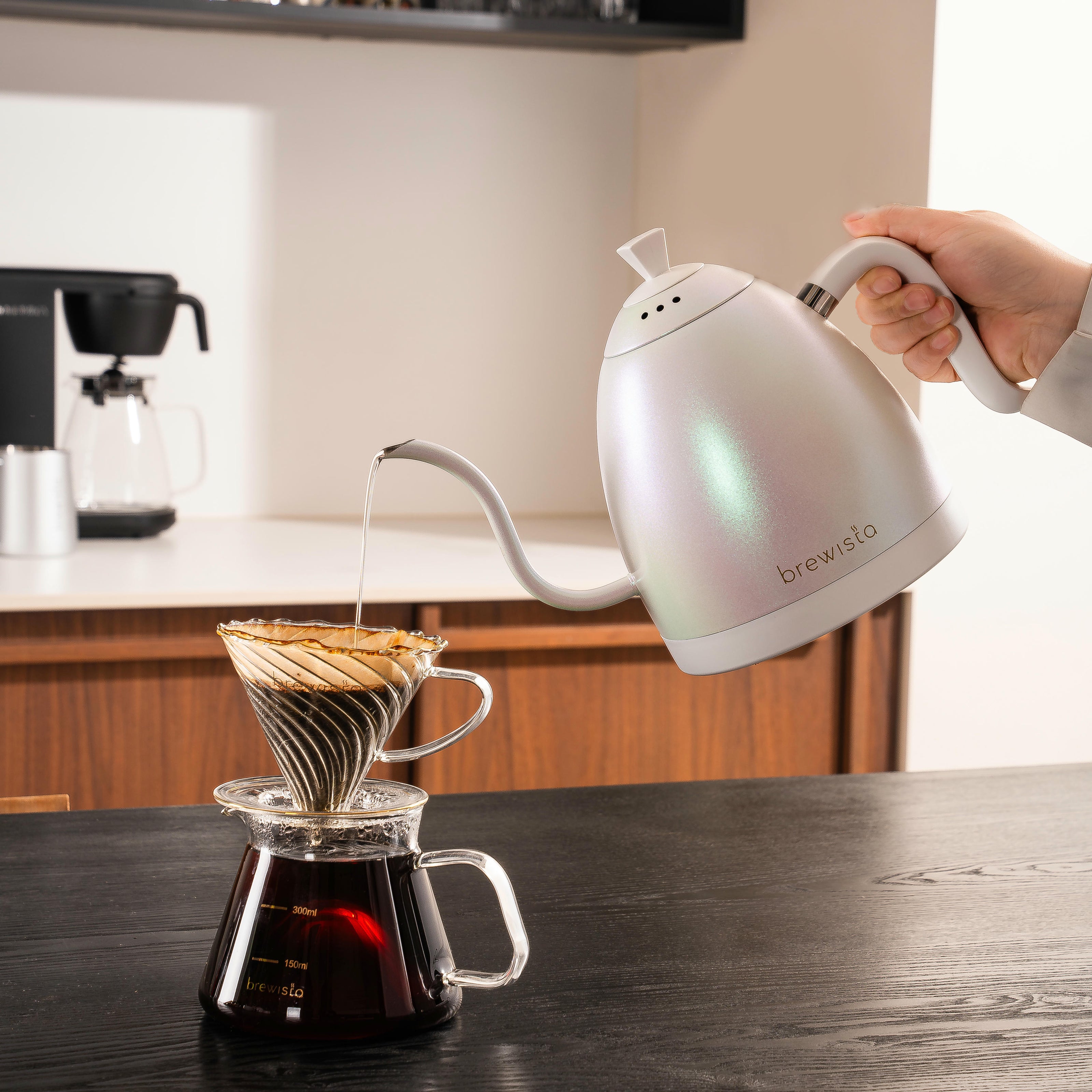 Brewista Artisan Gooseneck 1 L Kettle w/ Variable Temperature