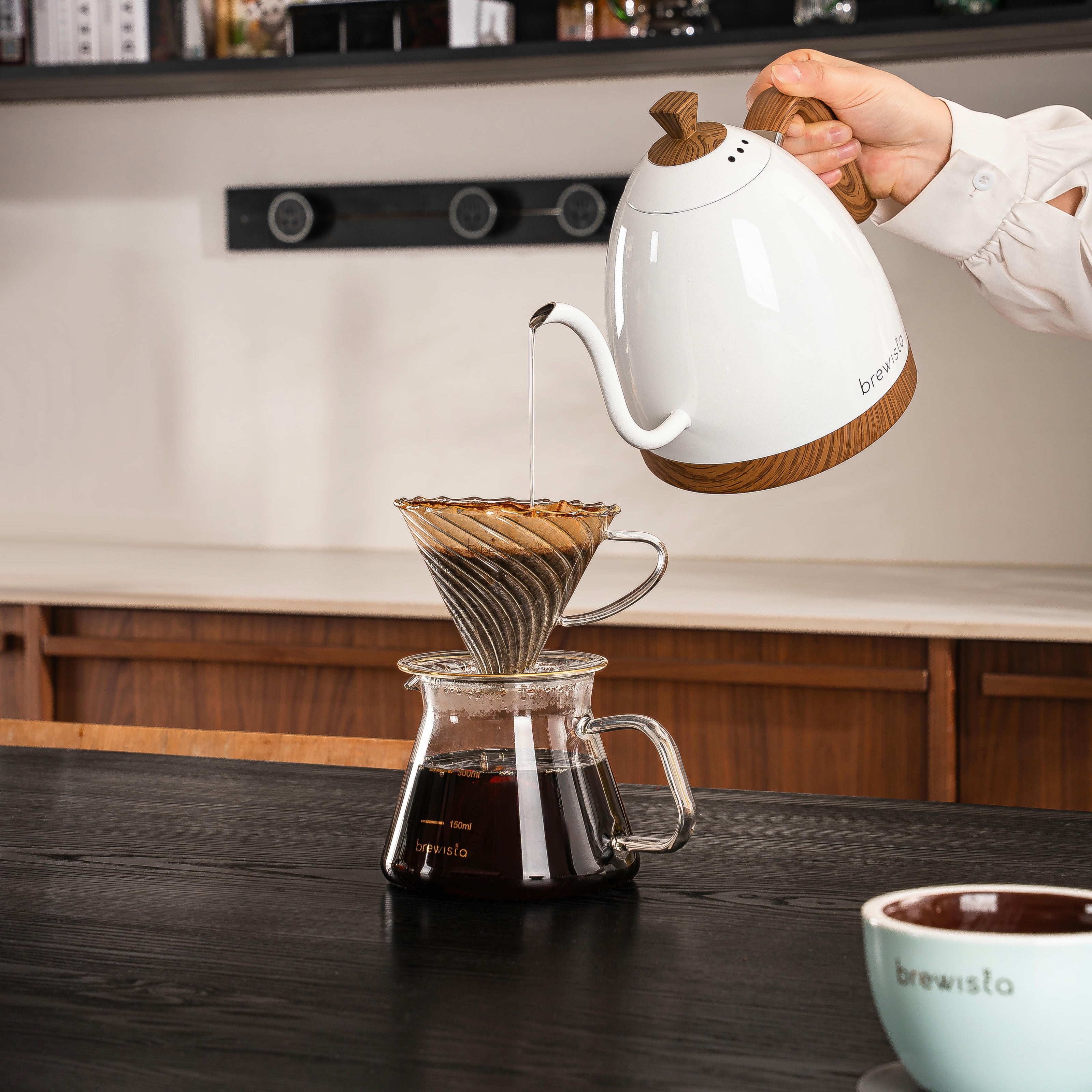 Brewista Artisan Gooseneck 1 L Kettle w/ Variable Temperature