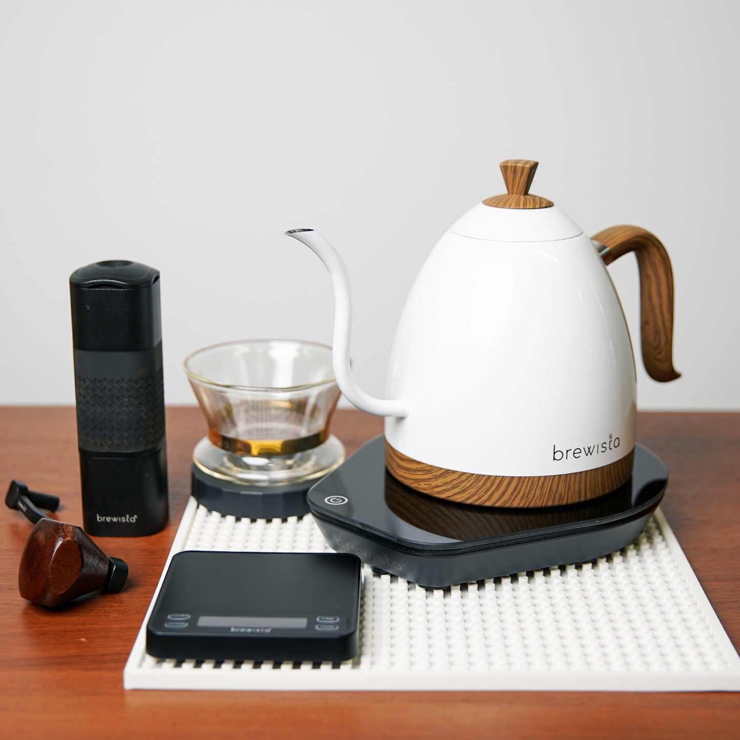 Brewista Artisan Gooseneck 1 L Kettle w/ Variable Temperature