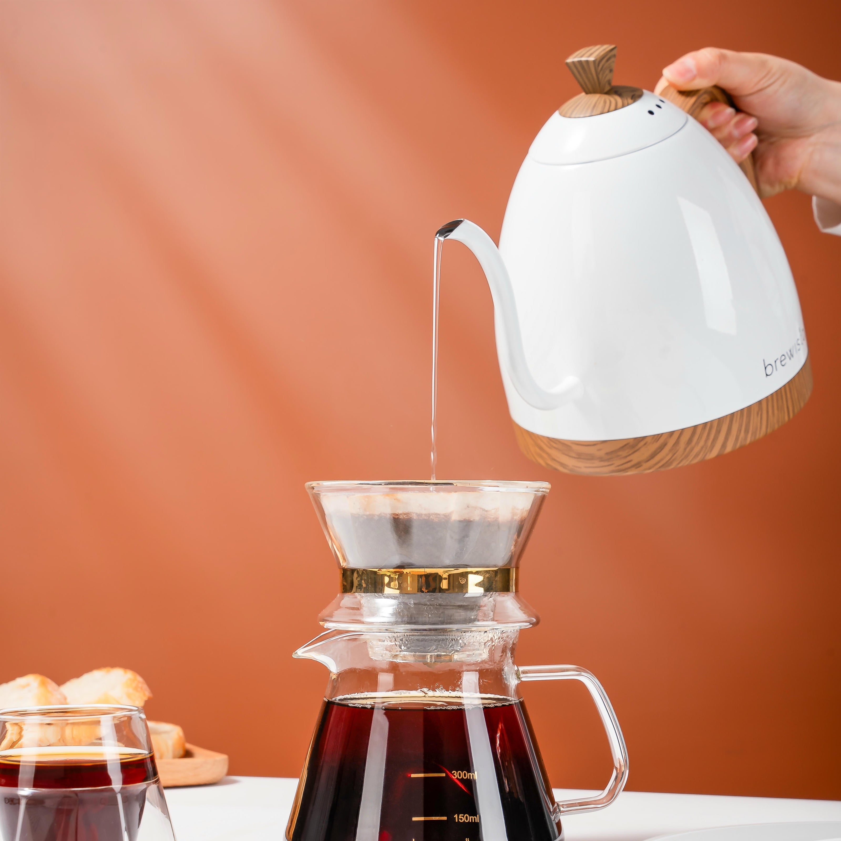 Brewista Artisan Gooseneck 1 L Kettle w/ Variable Temperature