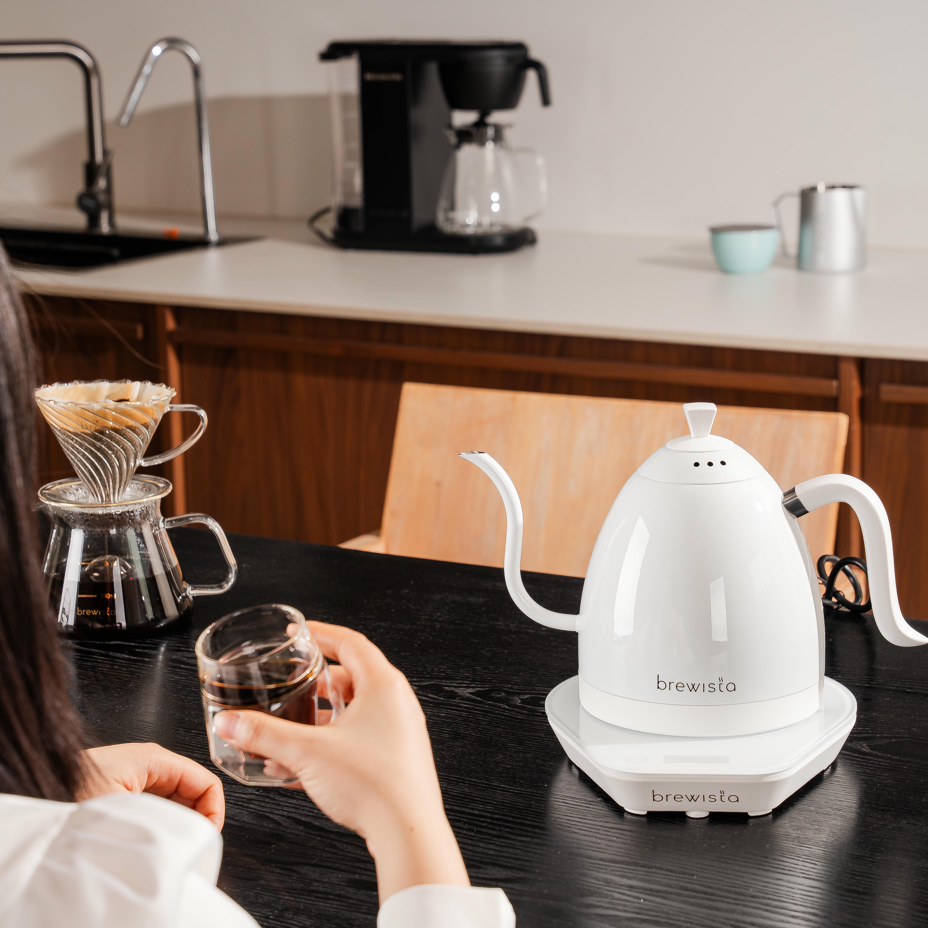 Brewista Artisan Gooseneck 1 L Kettle w/ Variable Temperature